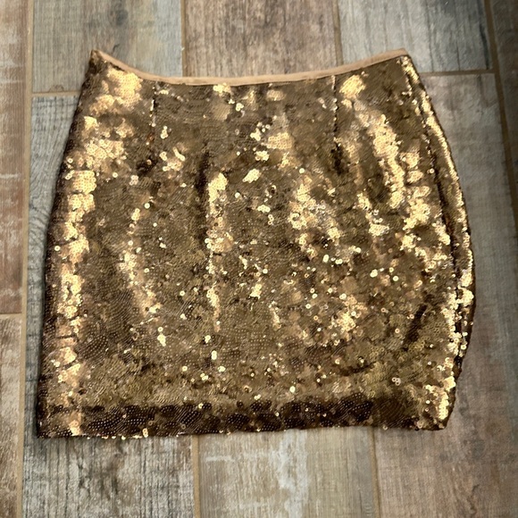 NWT Boston Proper Gold Sequin Miniskirt Size 4 - Picture 5 of 8